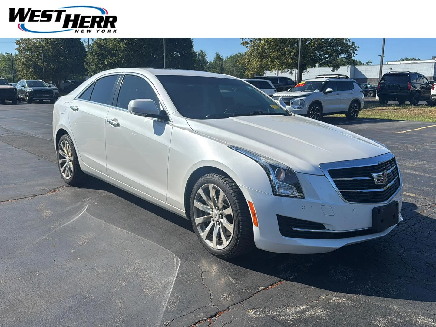 Used 2018 Crystal White Tricoat Cadillac Luxury AWD image 1