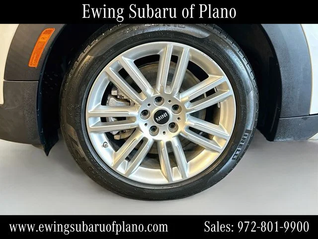 Used 2024 White MINI Classic image 32