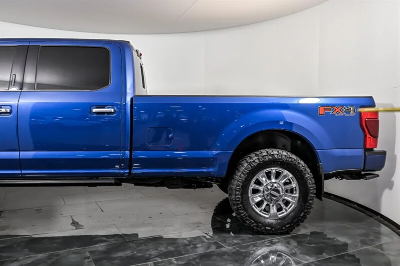 Used 2022 Atlas Blue Ford XL image 12
