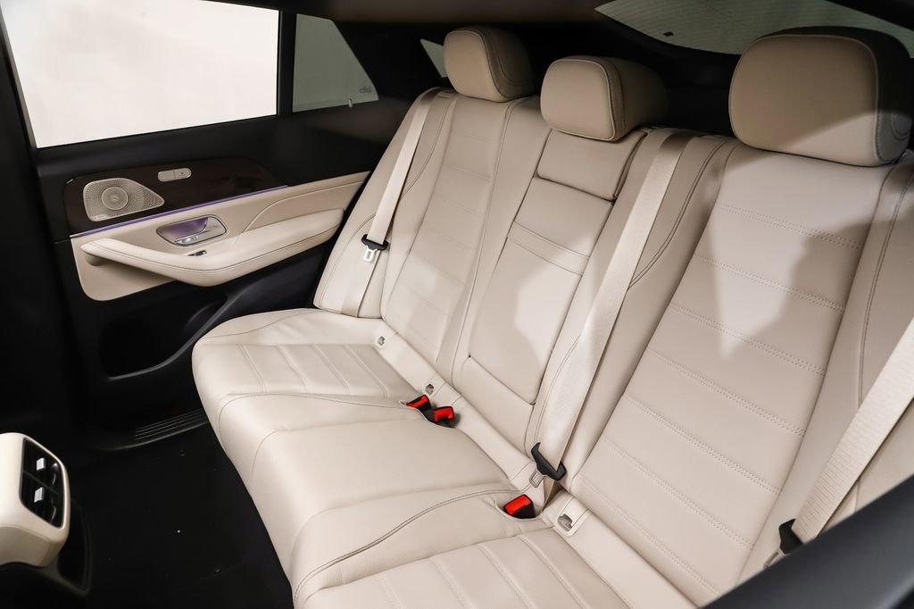 New 2026 MANUFAKTUR Moonlight White Metallic Mercedes-Benz GLE 450 image 29