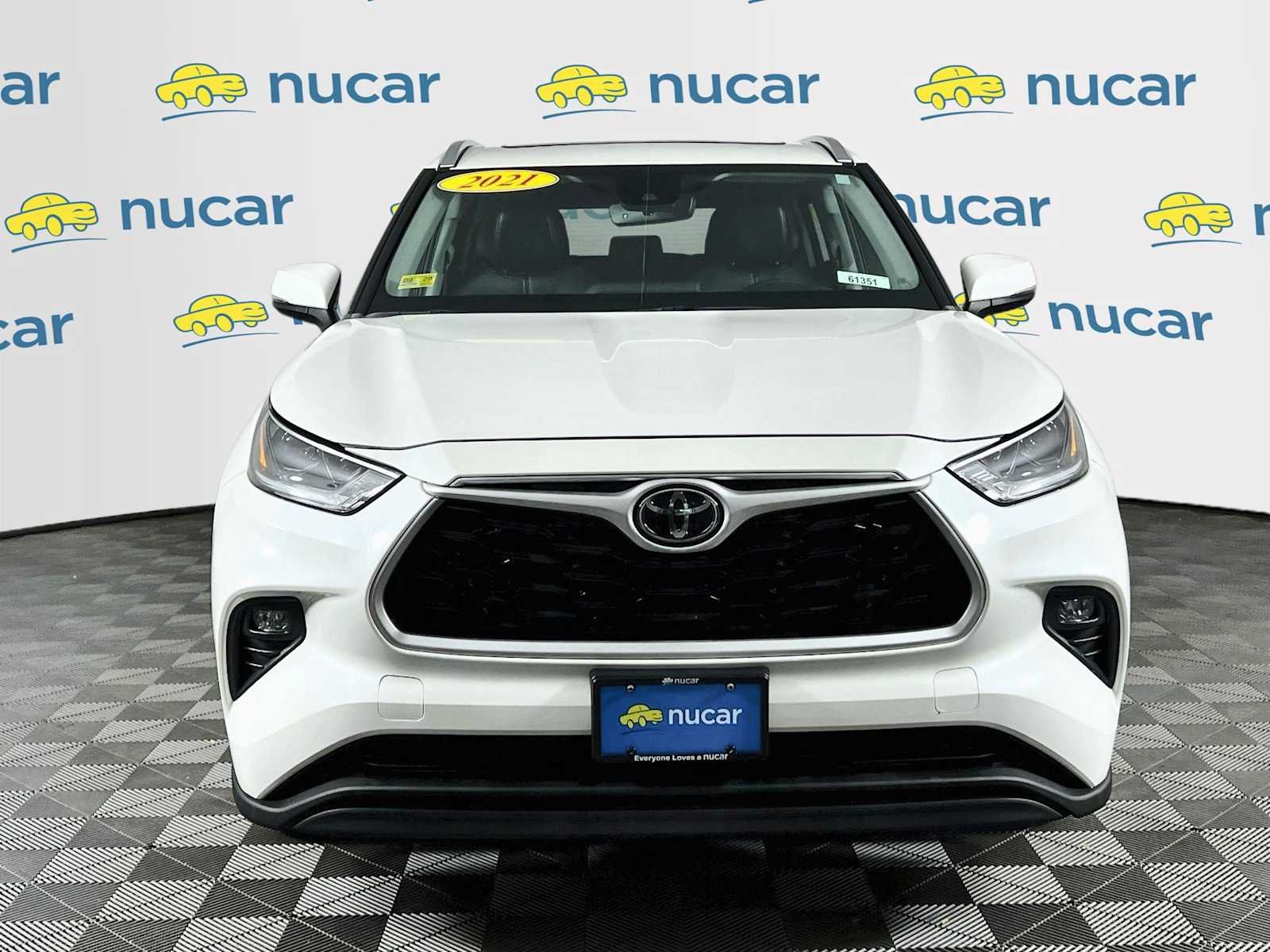 Used 2021 Blizzard Pearl Toyota XLE image 2