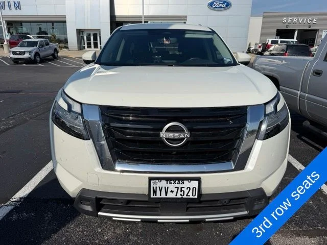 Used 2023 White Nissan SL image 2