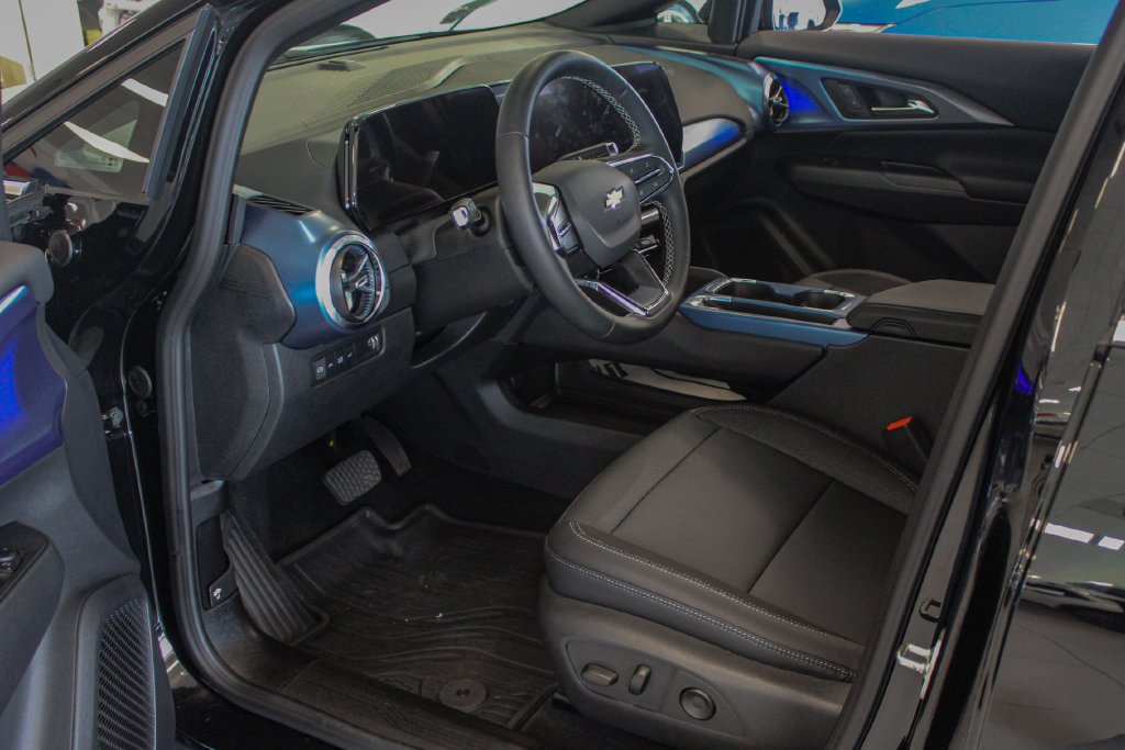 2026 Chevrolet Equinox EV 2LT - Photo 11