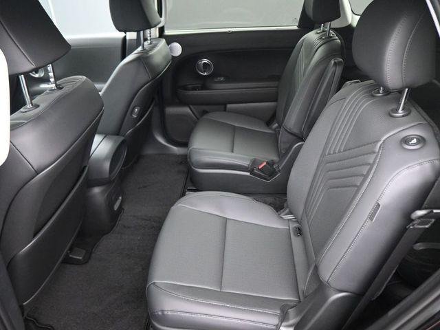 New 2026 Black Hyundai SEL 7P image 14