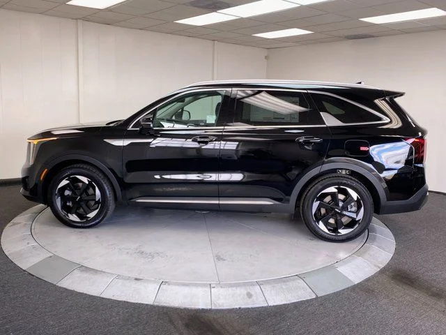New 2026 Aurora Black Pearl Kia EX image 2