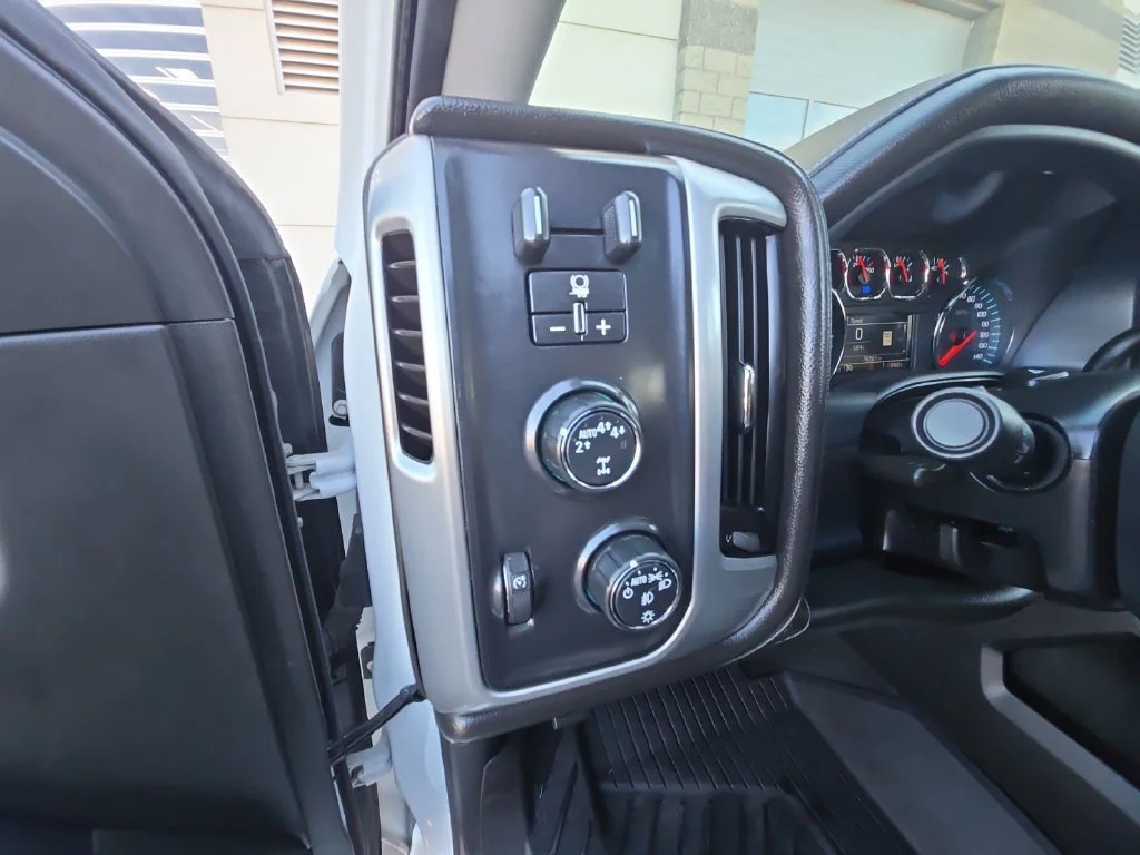 Used 2018 SUMMIT WHITE GMC SLT image 32