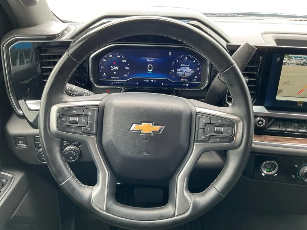 Used 2023 SUMMIT WHITE Chevrolet LT image 15