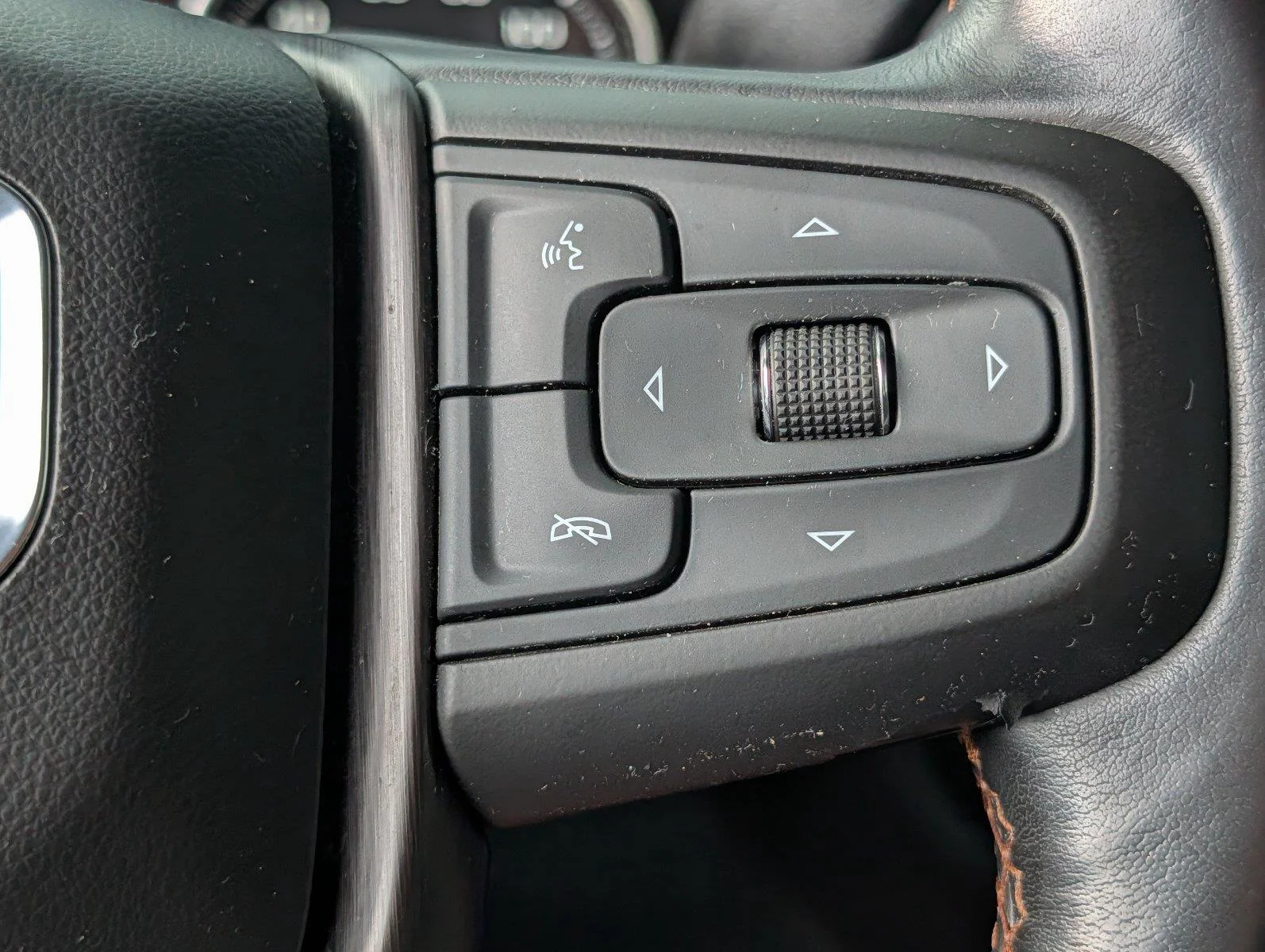 Used 2020 SUMMIT WHITE GMC AT4 image 28