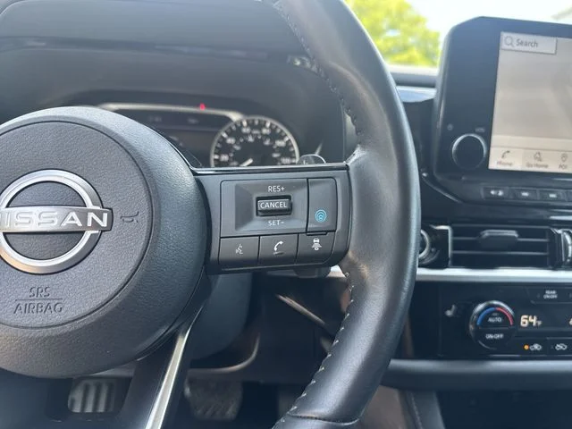Used 2023 Blue Nissan SL image 19