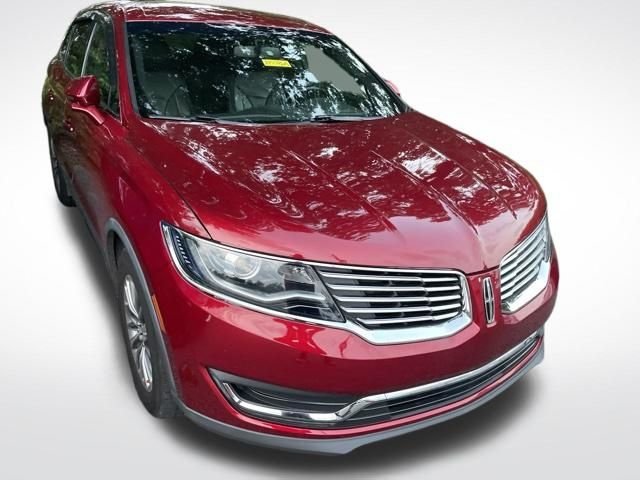 Used 2017 Ruby Red Metallic Lincoln Select image 2