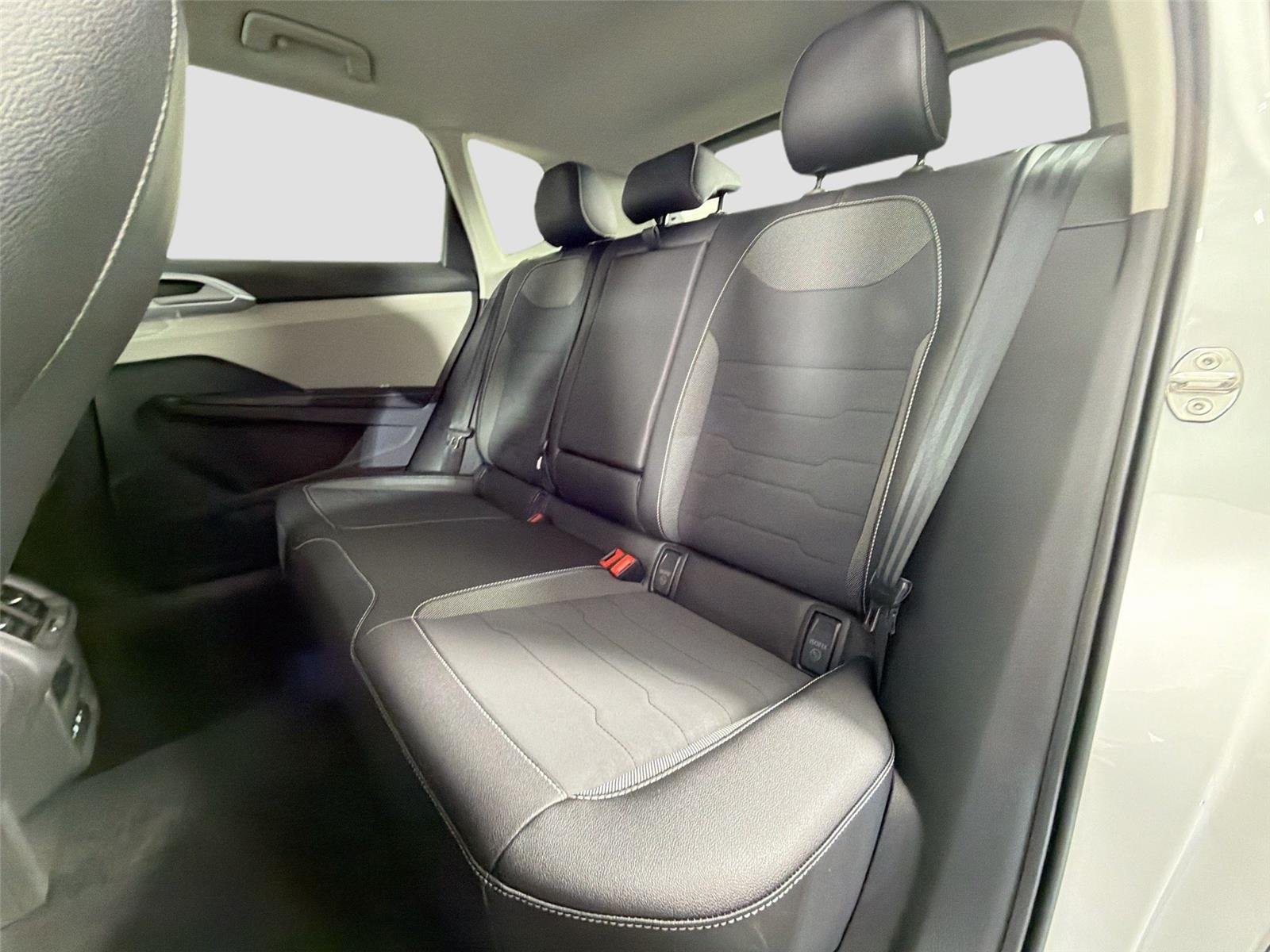 New 2026 Pure White Volkswagen SE image 22