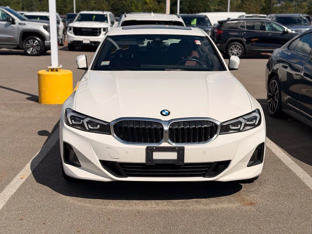Used 2023 Alpine White BMW 330i xDrive image 2
