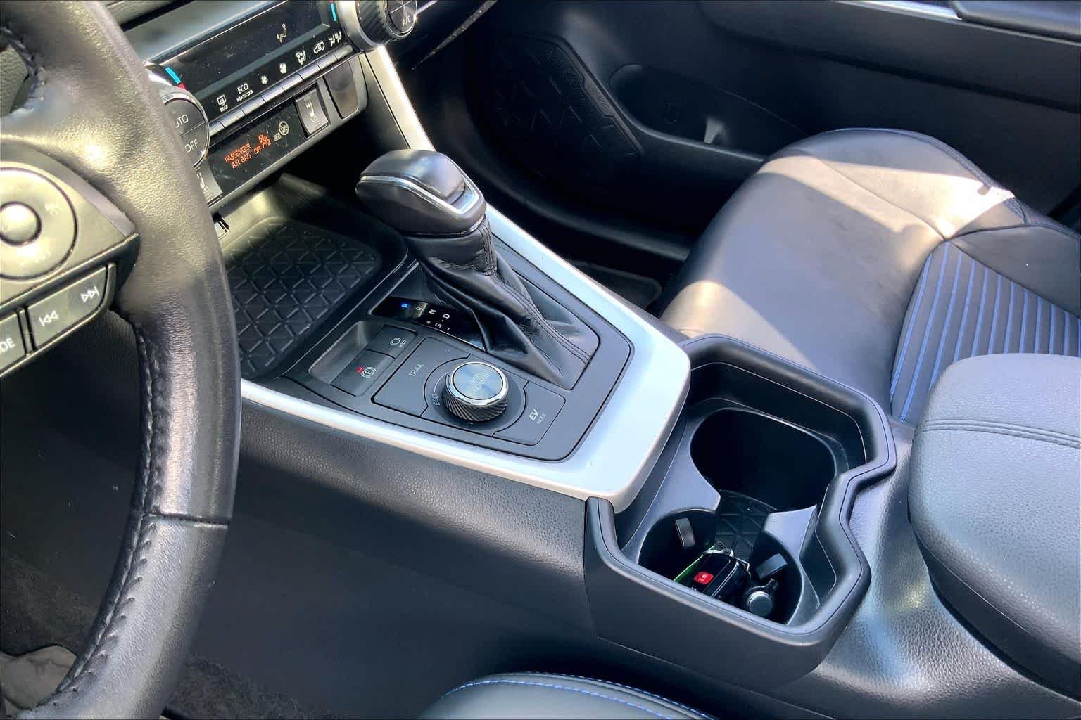 Used 2021 Magnetic Gray Metallic/Midnight Black Metallic Toyota Hybrid XSE image 17