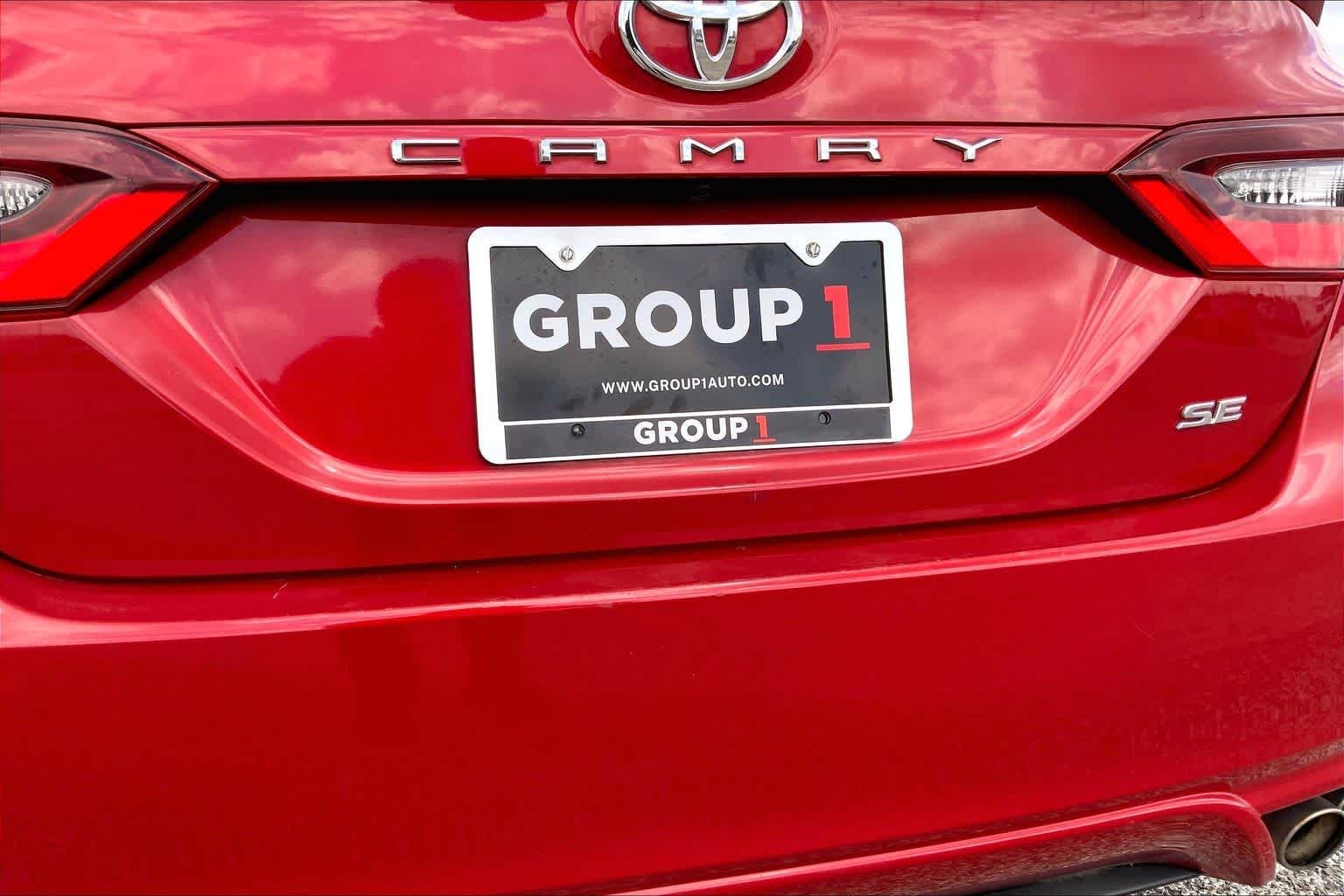 Used 2022 Supersonic Red Toyota SE image 10