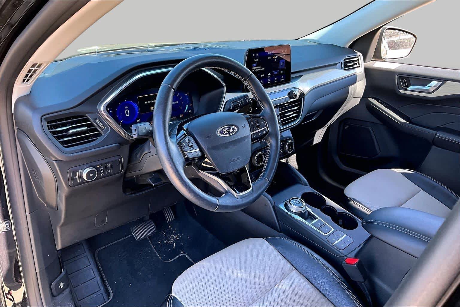 Used 2022 Agate Black Metallic Ford Titanium image 16