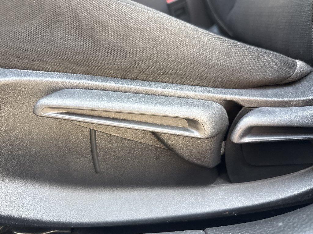 Used 2022  Honda EX image 11