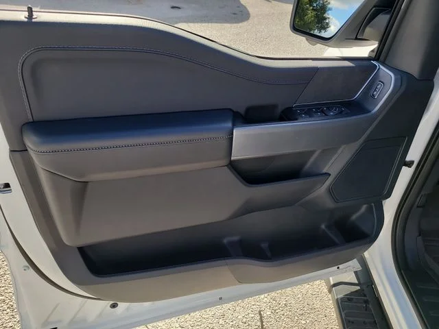 New 2026 Oxford White Ford XLT image 16