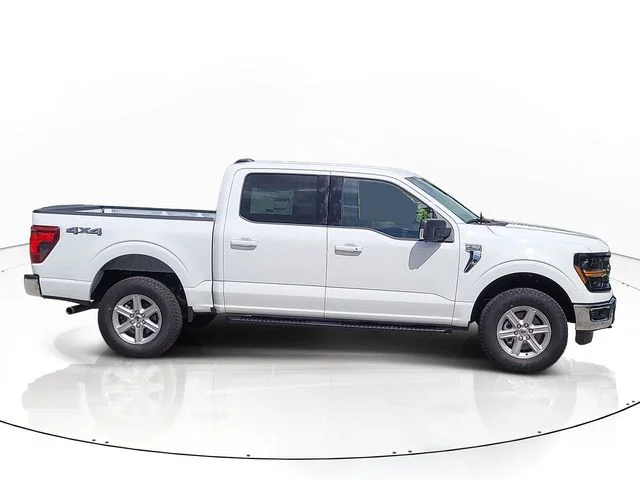 New 2026 Oxford White Ford XLT image 4