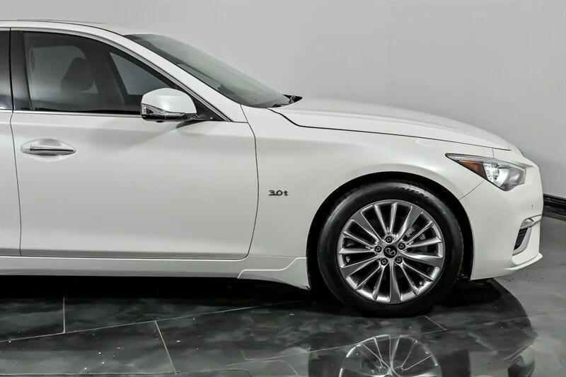 Used 2020 Majestic White INFINITI 3.0T Luxe image 12