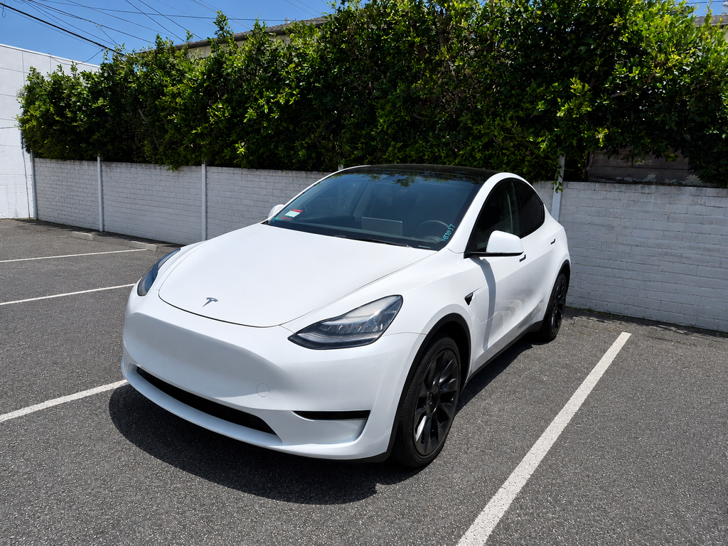 2023 Tesla Model Y Long Range Dual Motor All-Wheel Drive's photo