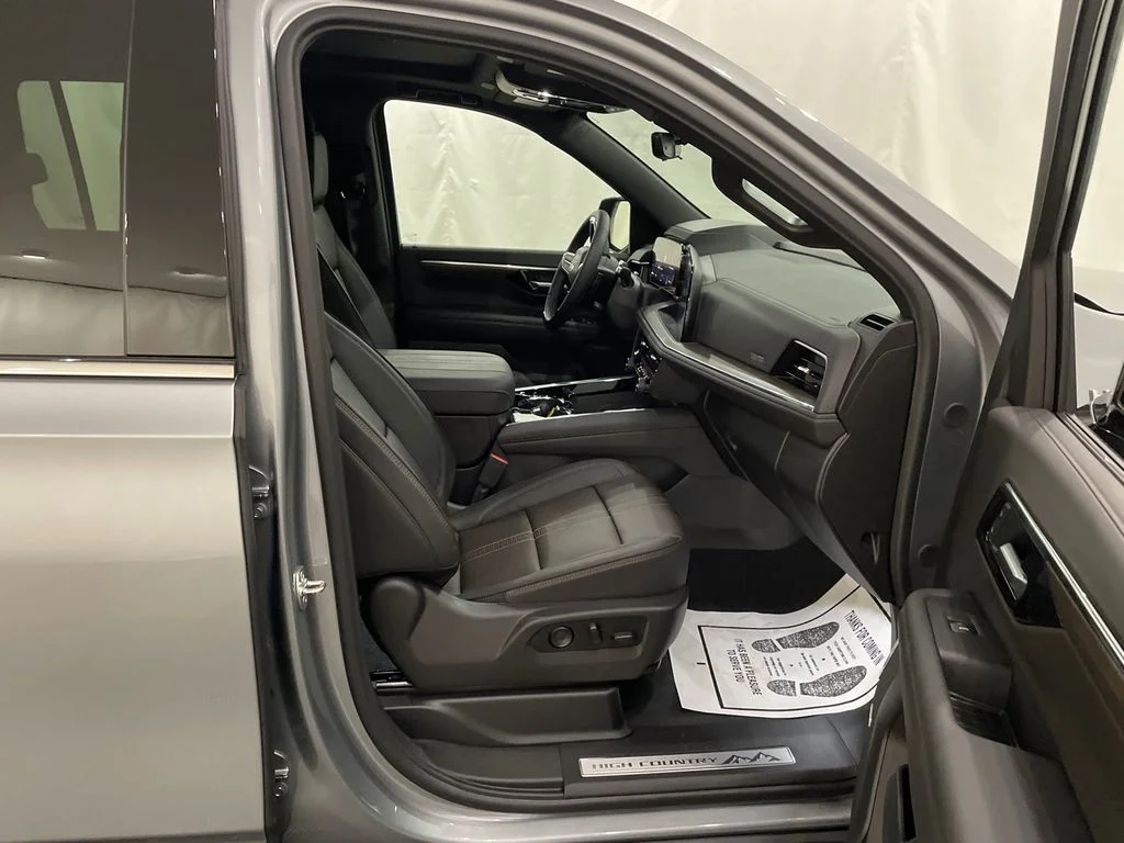 2026 Chevrolet Suburban High Country - Photo 25