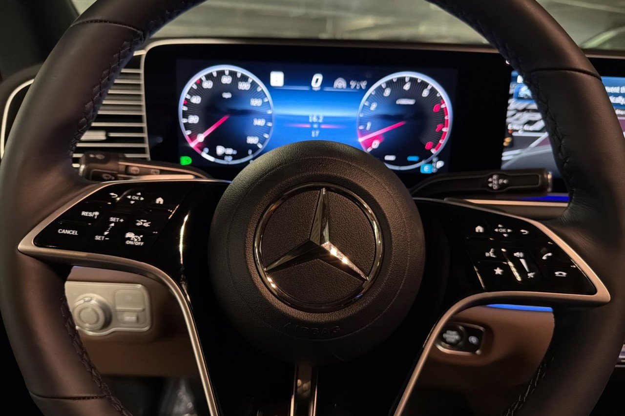 New 2026 Obsidian Black Metallic Mercedes-Benz GLS 450 4MATIC® SUV image 24