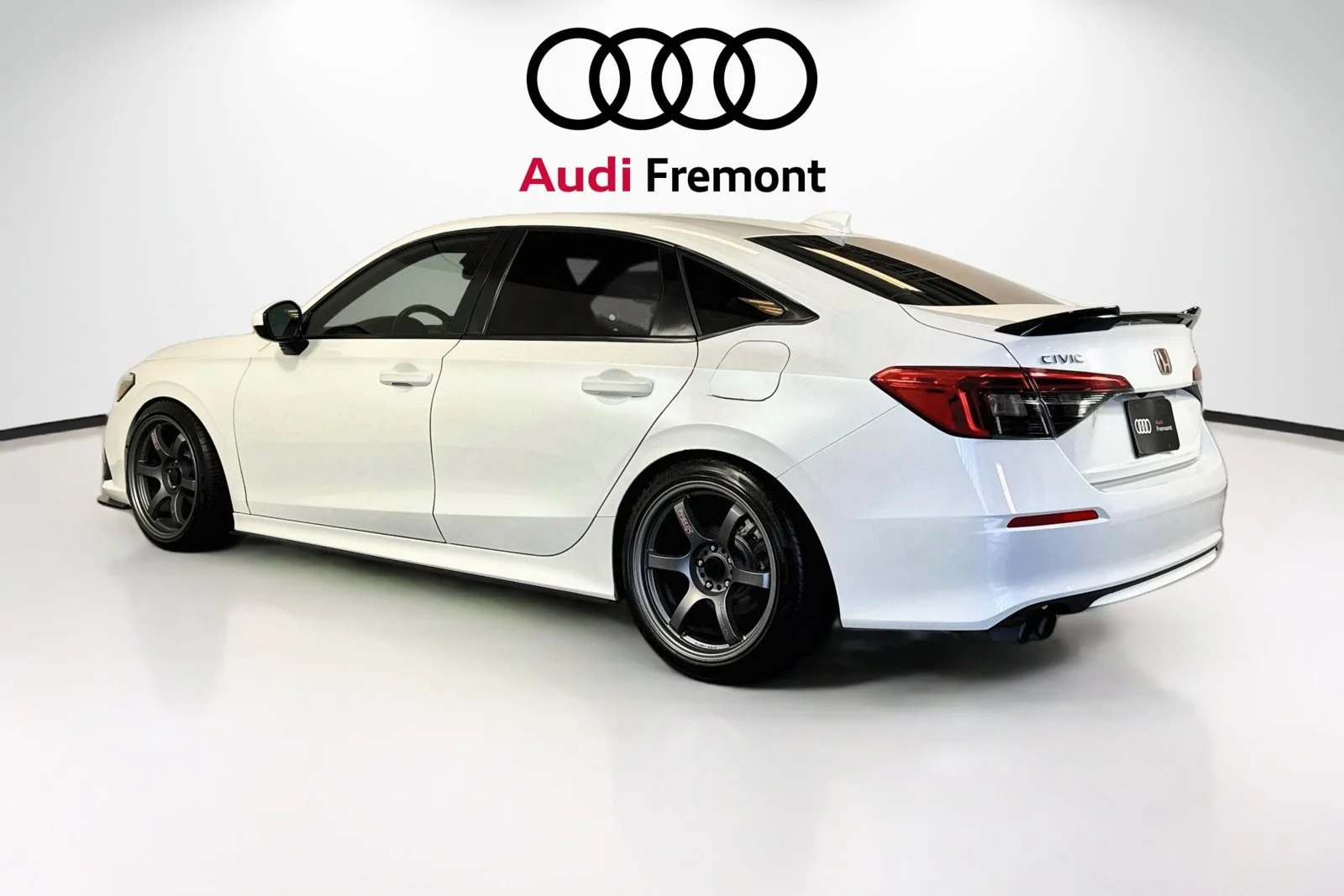 Used 2023 Platinum White Pearl Honda  image 7
