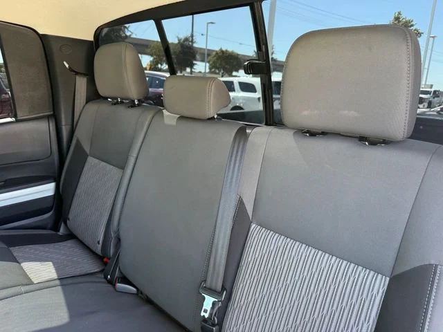 Used 2014 Super White Toyota SR5 image 28
