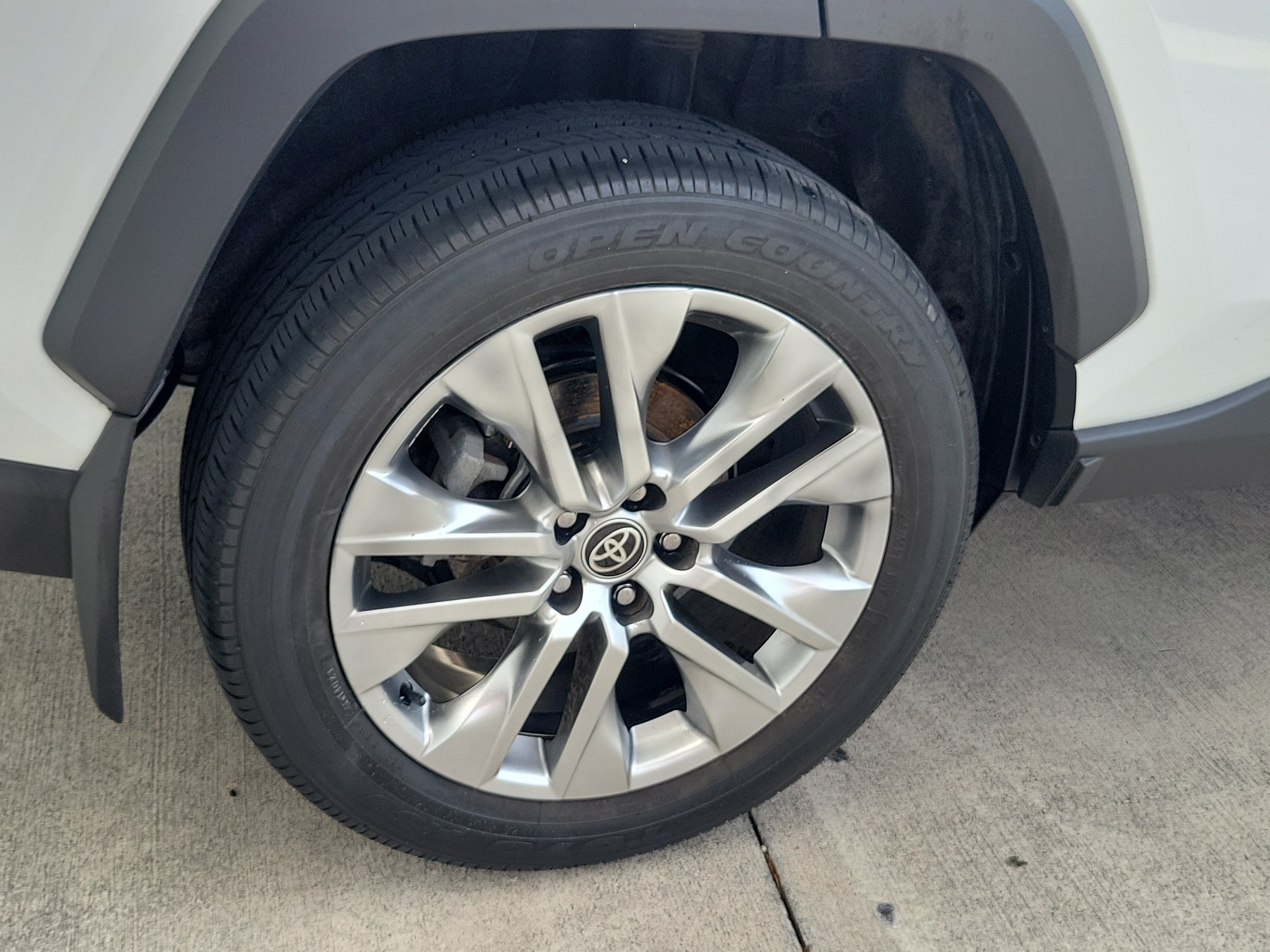 Certified Used 2024 Pearl Toyota XLE Premium image 8