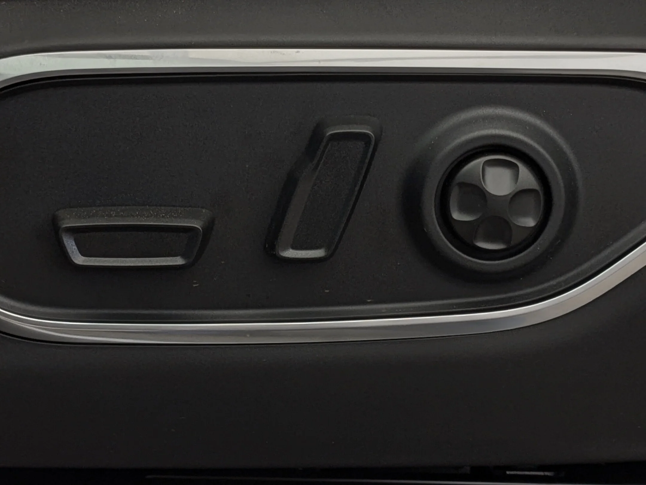 New 2026 White Jeep 85th Anniversary - - McIntosh 19 Spkr Audio - 3 Panel Sunroof - 22 Wheels - Surround View & More! image 13