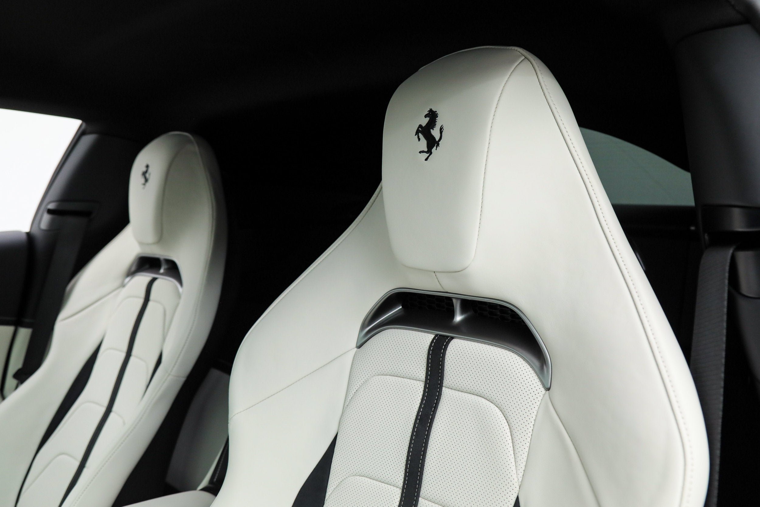 Certified Used 2025 Nero Ferrari  image 34