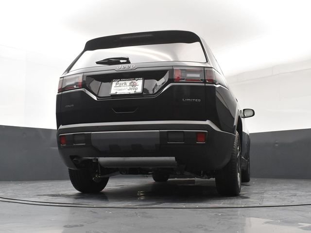 New 2026 Diamond Black Crystal Pearl-Coat Exterior Paint Jeep Limited image 23