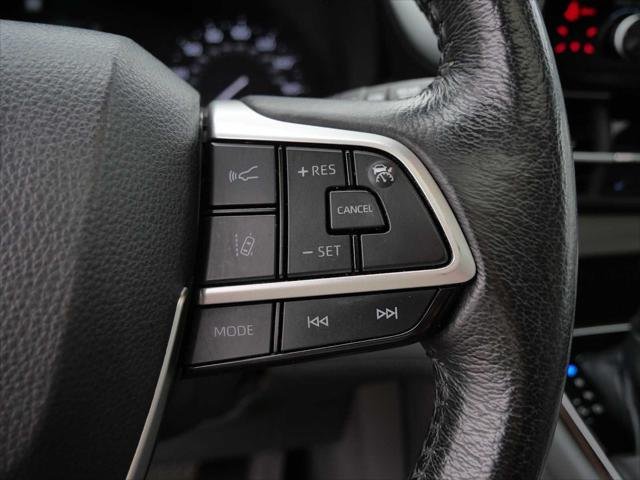 Certified Used 2022 WIND CHILL PEARL Toyota  image 29