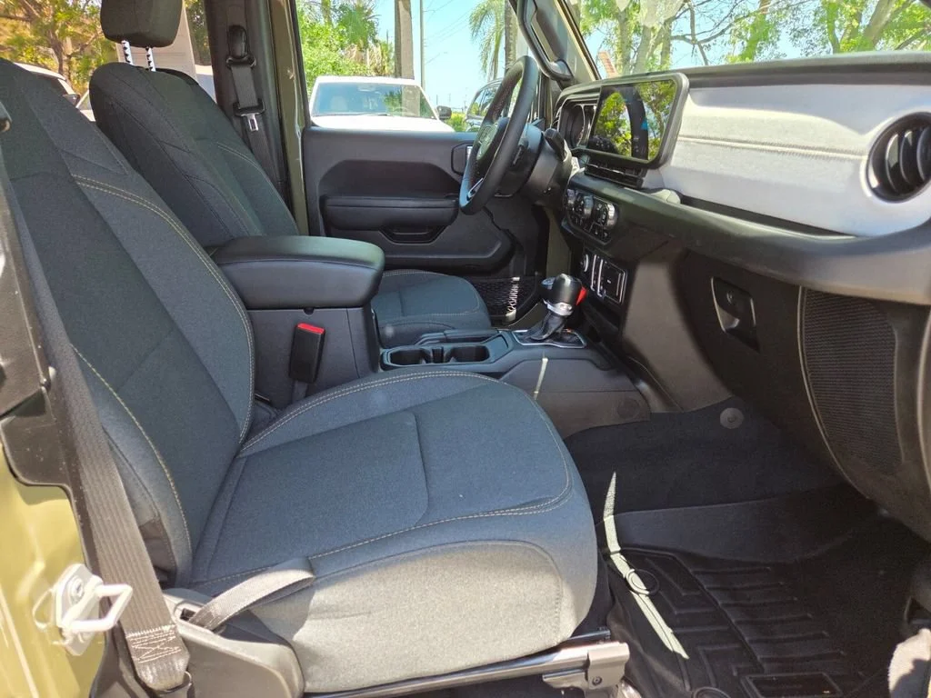 Certified Used 2025 41 Jeep Sport S image 11