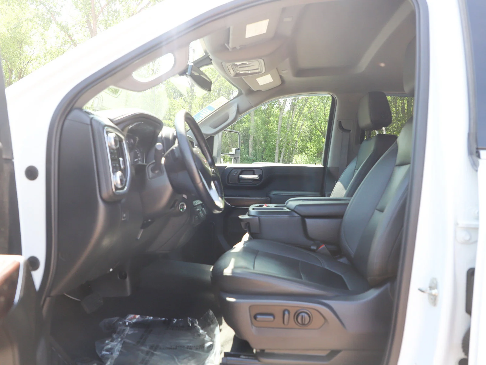 Used 2022 Summit White GMC SLT image 22