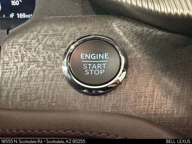 Used 2025 White Ford Platinum image 34