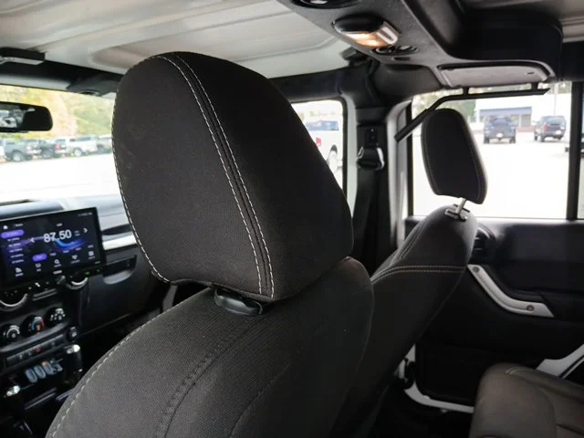 Used 2018 White Jeep Unlimited Sahara image 16