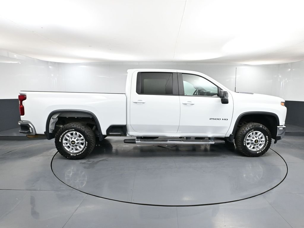 2022 Chevrolet Silverado 2500HD LT photo 3