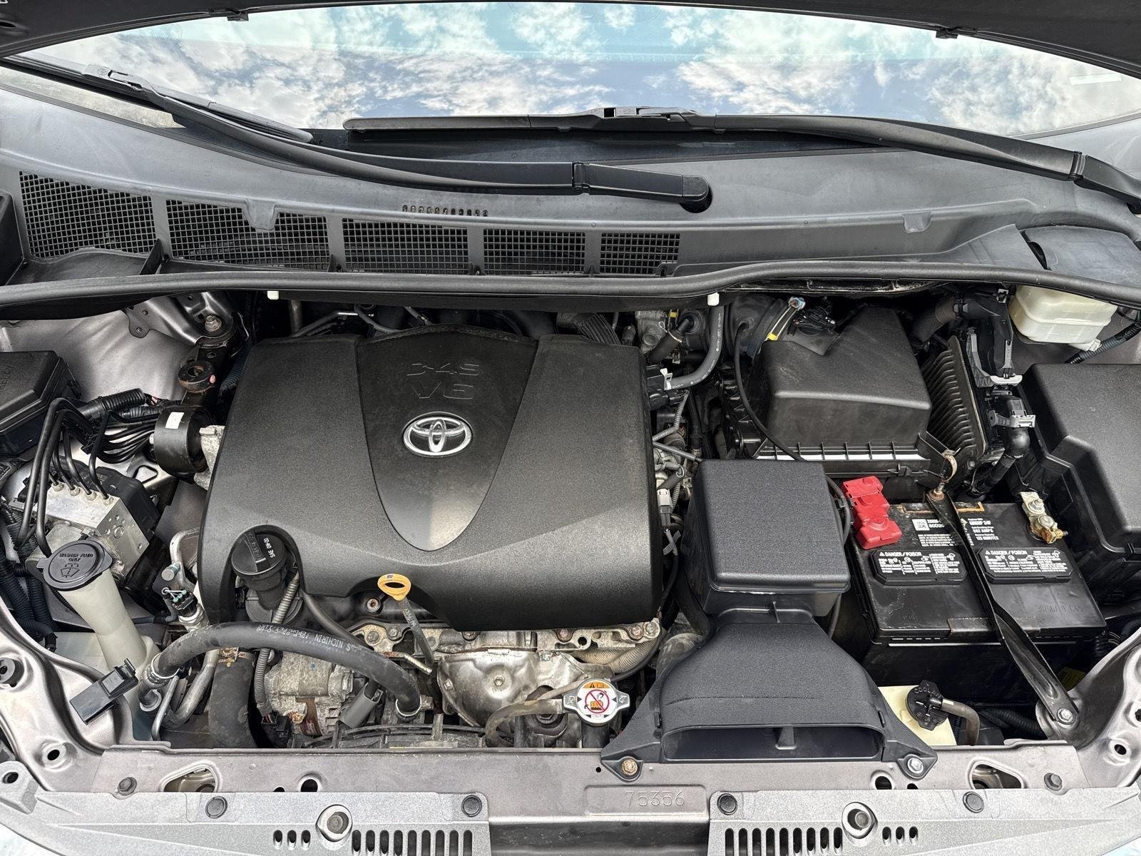 Certified Used 2020 Predawn Gray Mica Toyota XLE image 9
