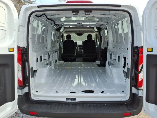 New 2026 Oxford White Ford Base image 31