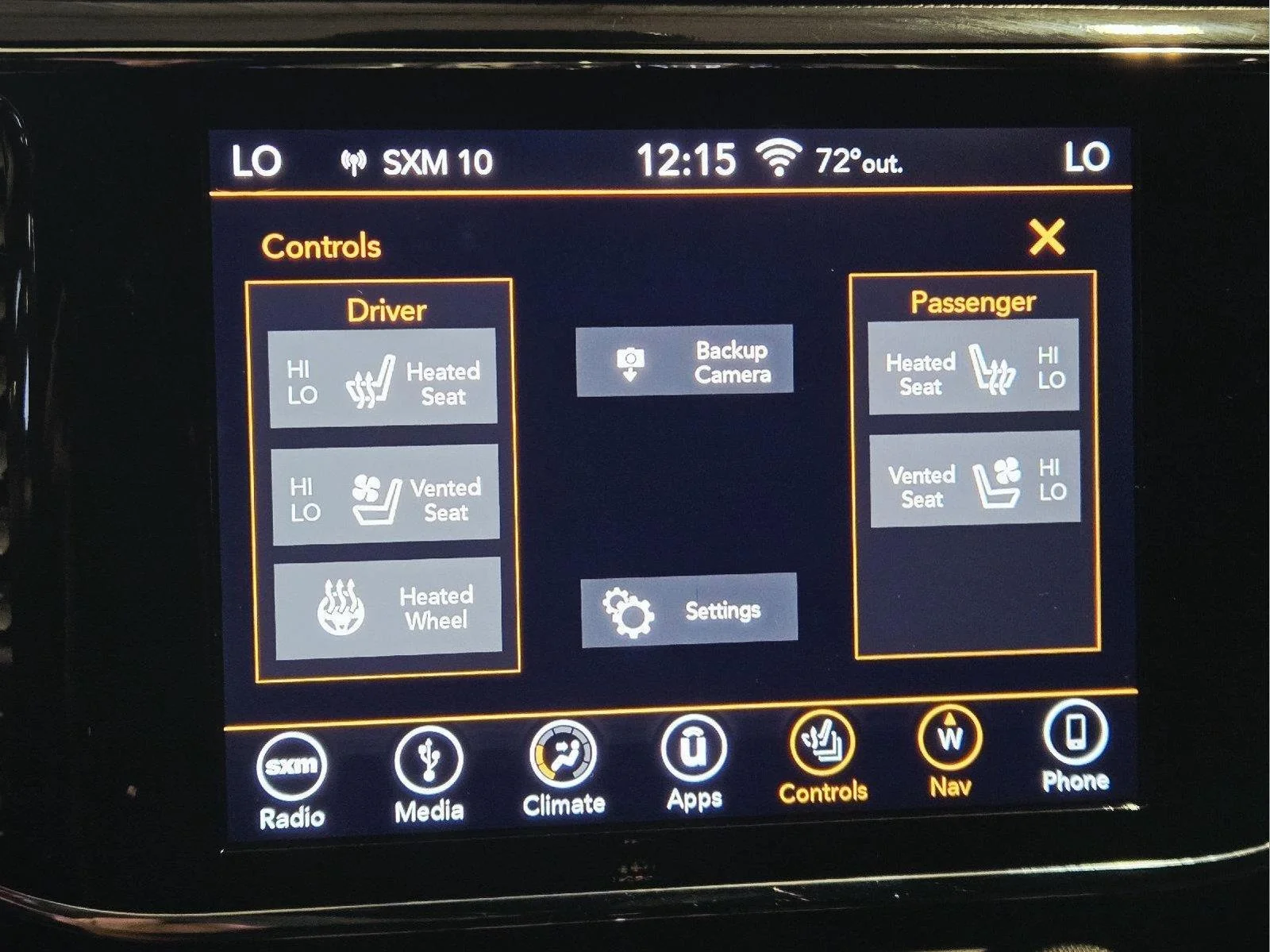 Used 2019 Diamond Black Crystal Pearlcoat Jeep Overland image 26