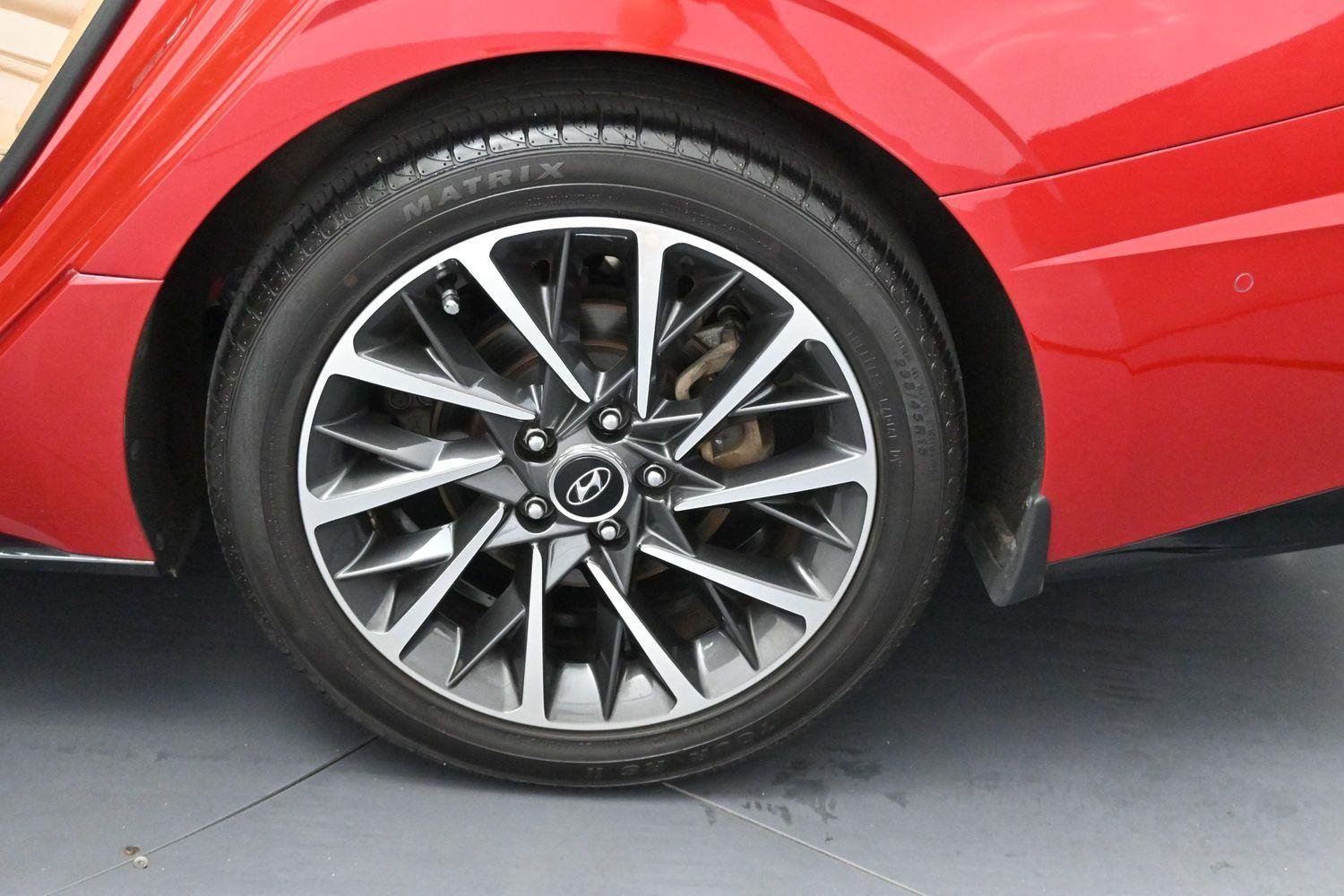 Used 2021 Calypso Red Hyundai Limited image 38