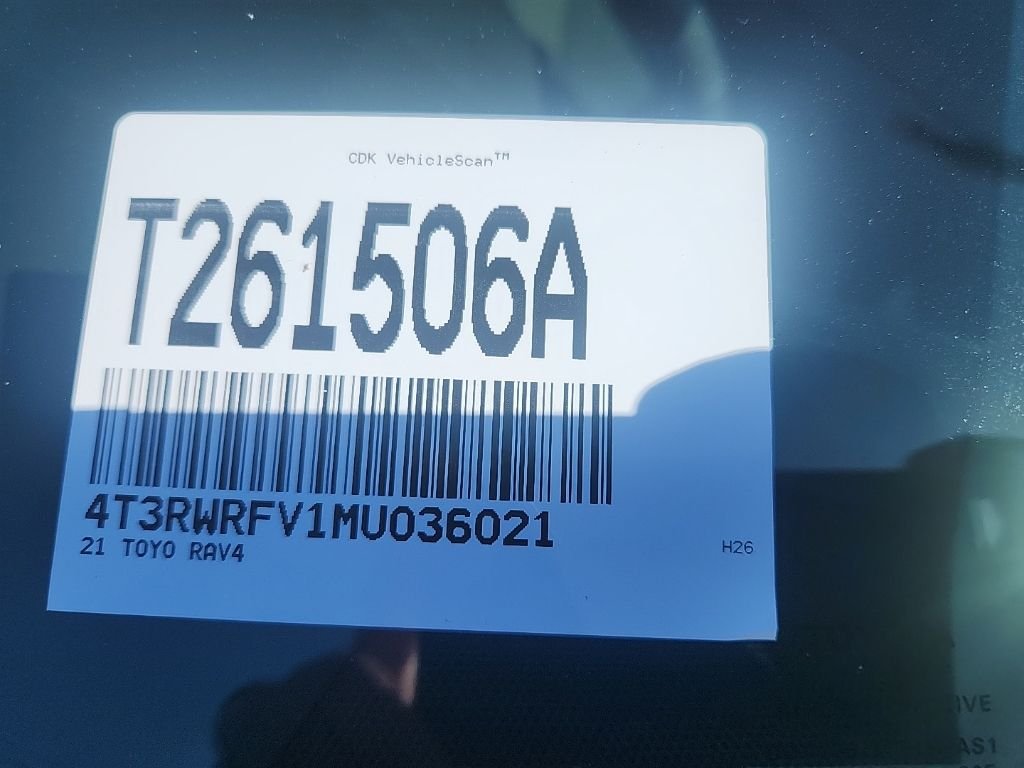 Used 2021  Toyota XLE image 5
