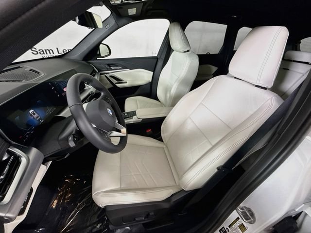 New 2026 White Metallic BMW xDrive28i image 21