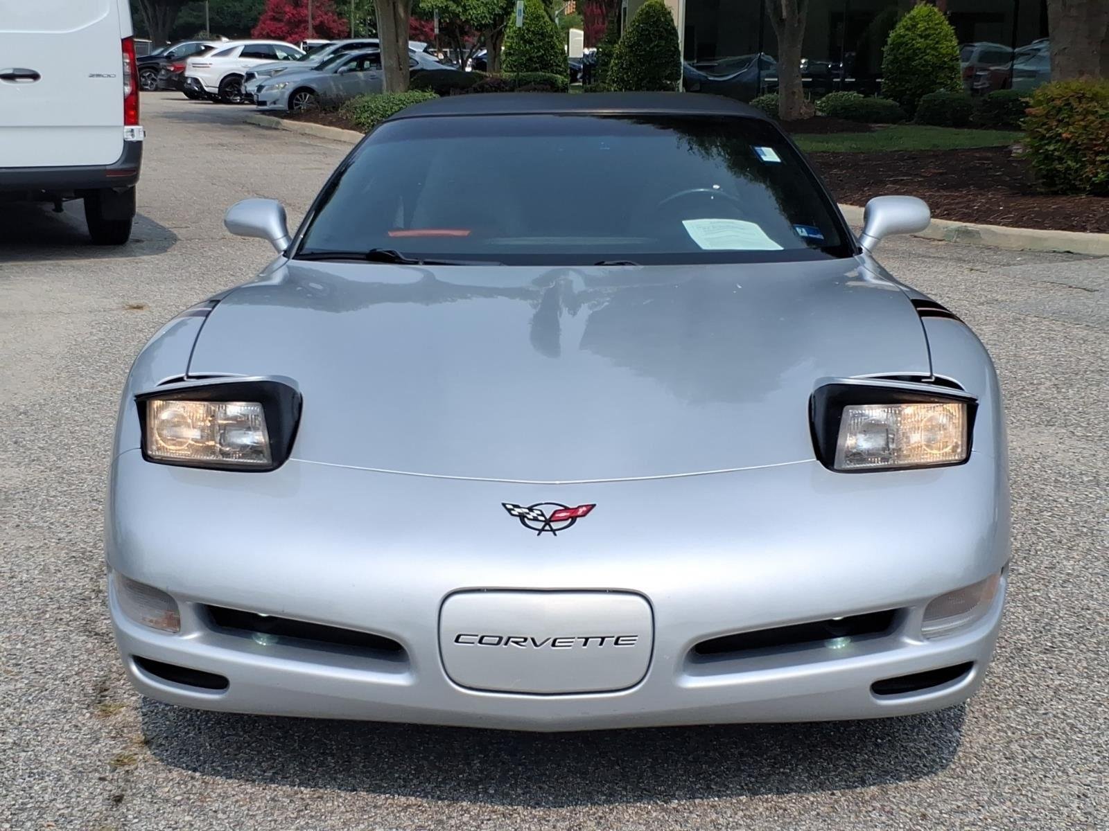 Used 2001 Quicksilver Metallic Chevrolet  image 5