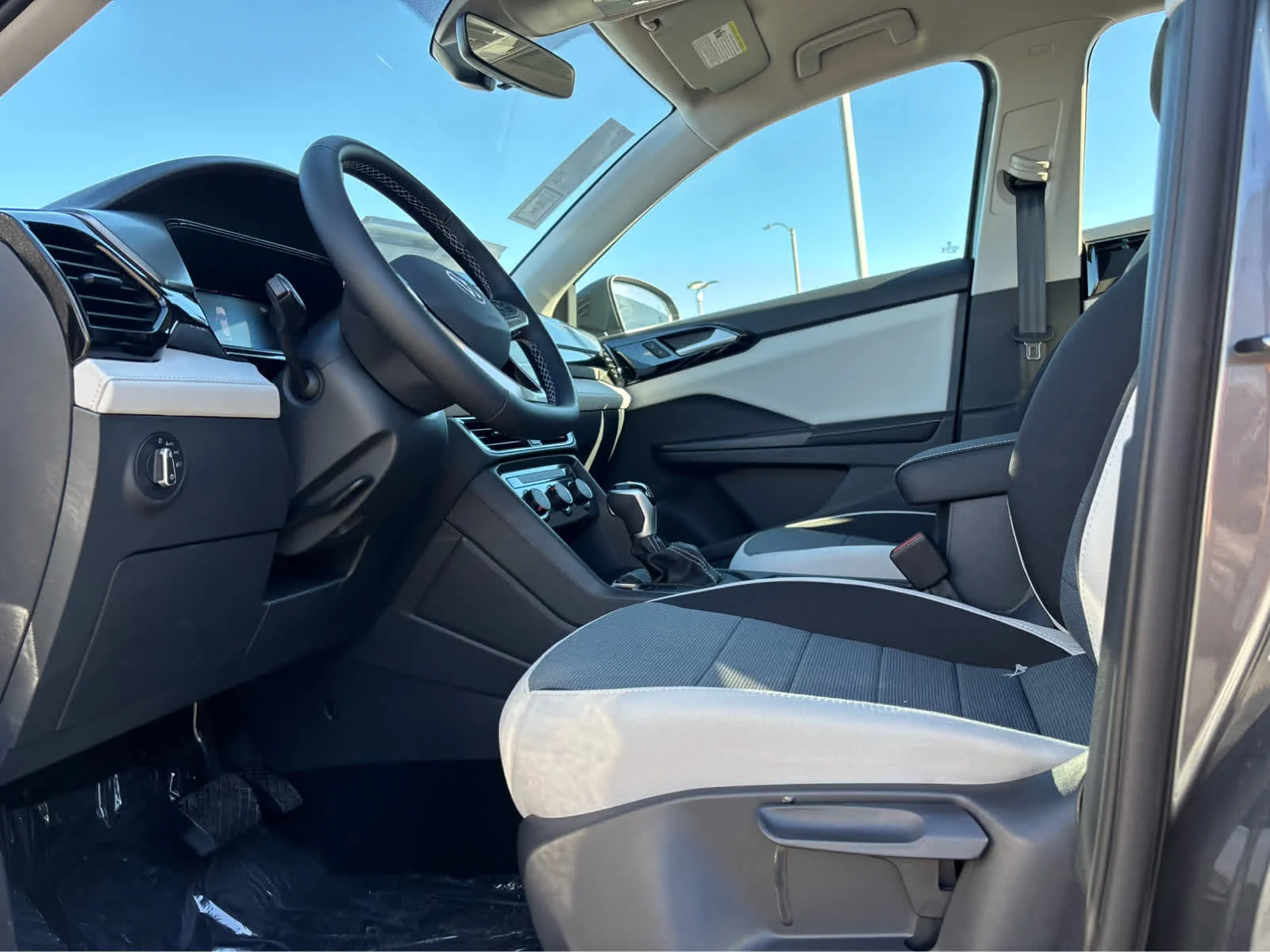 New 2026 PLATINUM GRAY Volkswagen S image 9
