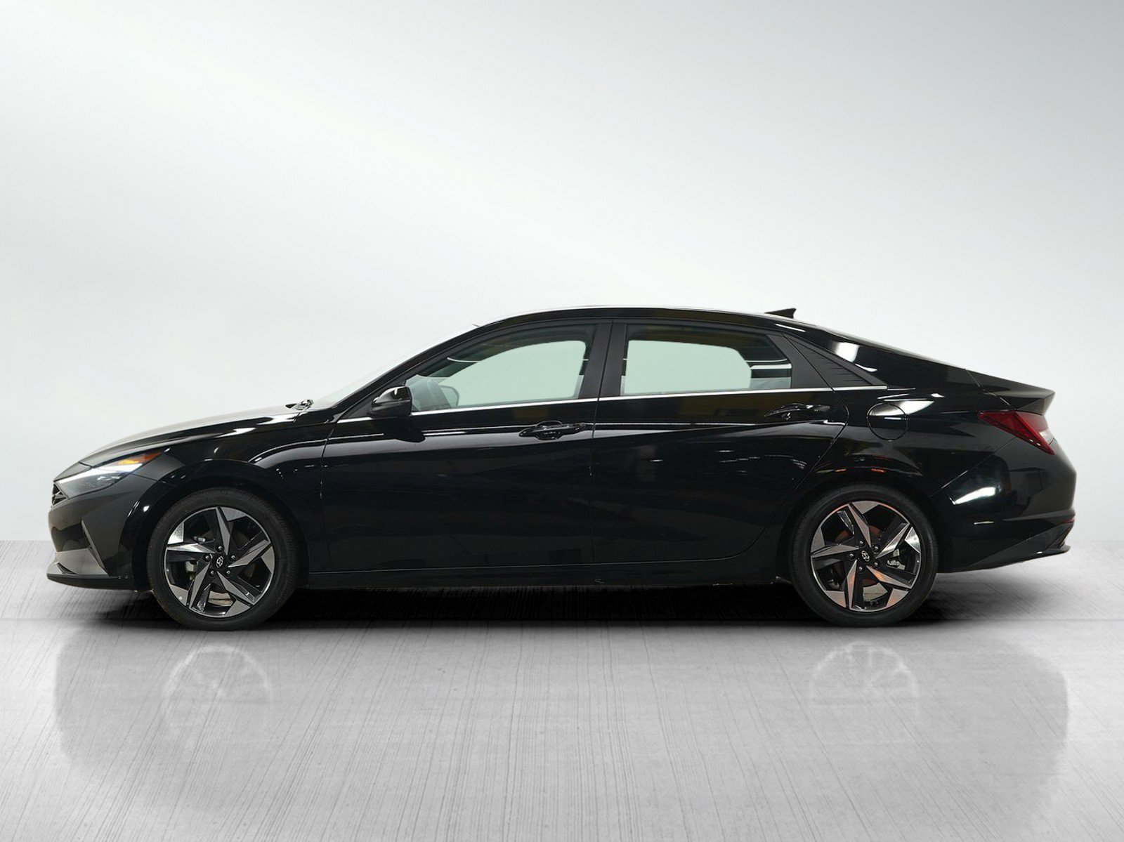 Used 2023 Hyundai Elantra Limited with VIN KMHLN4AJ7PU041169 for sale in Burnsville, Minnesota