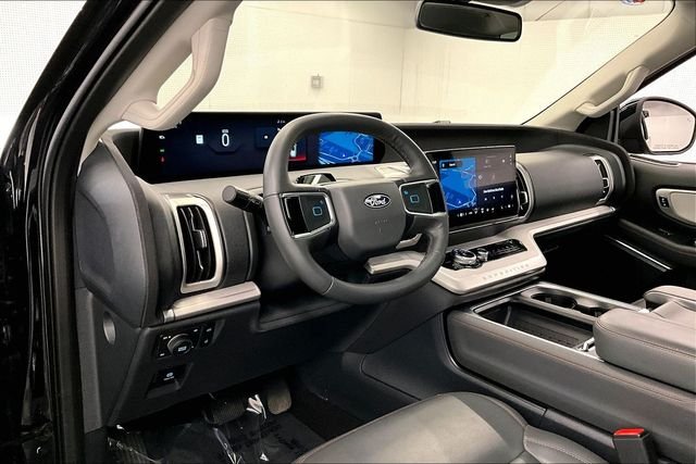 Used 2025 Agate Black Metallic Ford Active image 17