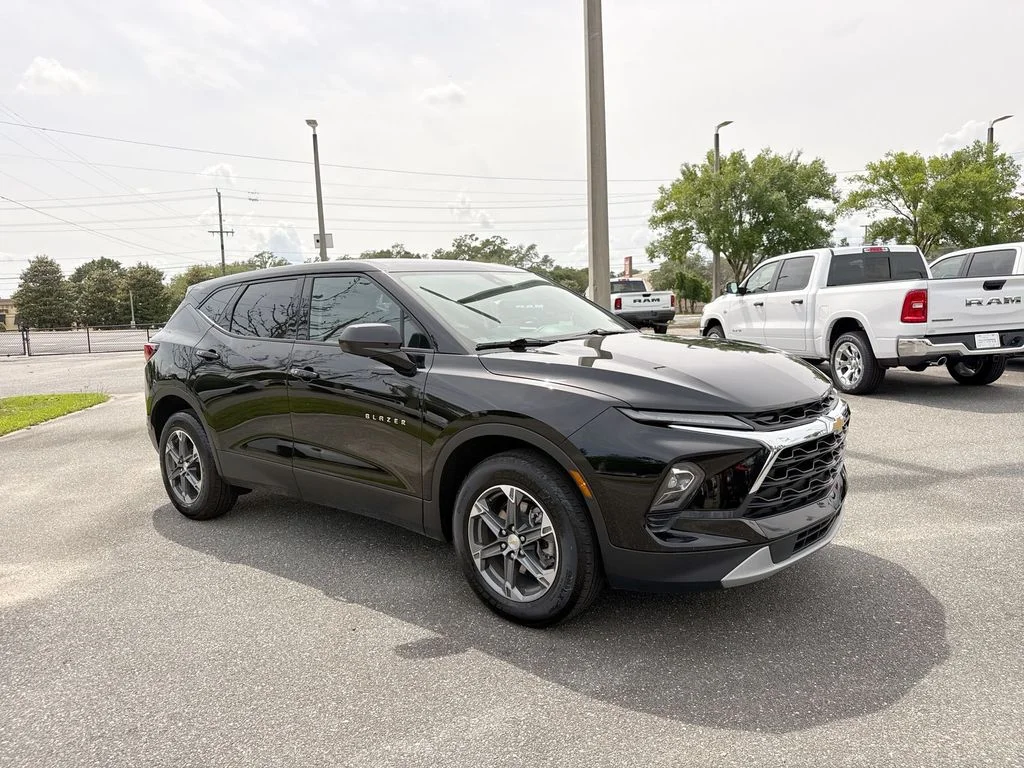 2025 Chevrolet Blazer 2.0T 2LT FWD's photo