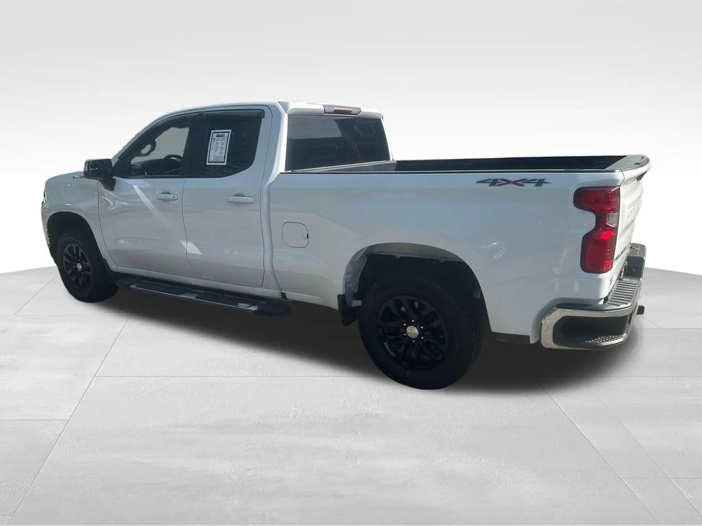 Used 2020 White Chevrolet LT image 17